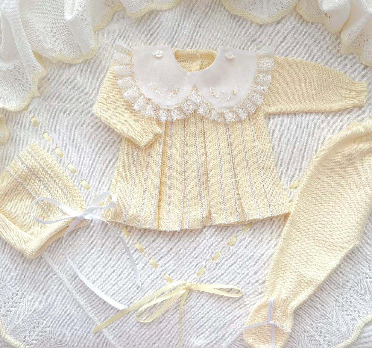 Yellow Lace Collar Set