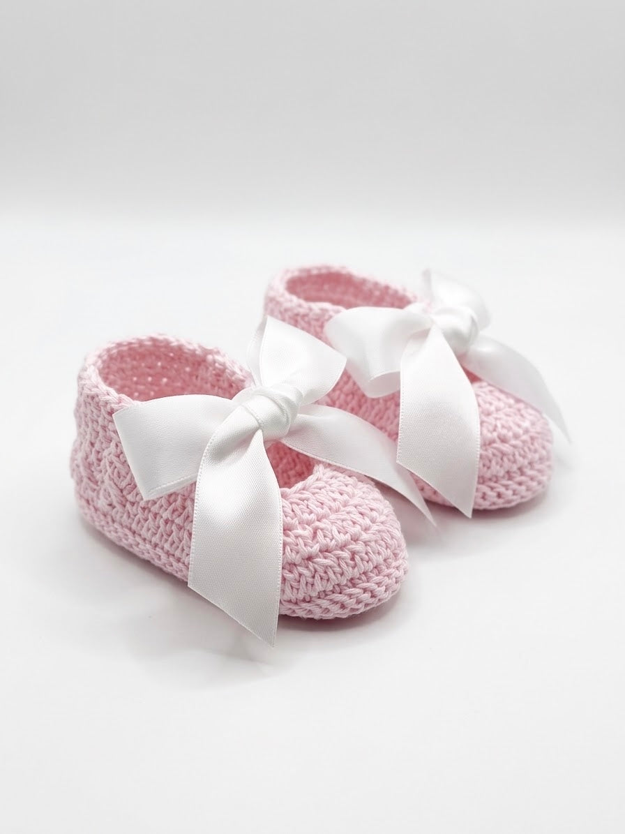 Pink and White Bow Knitted Shoe