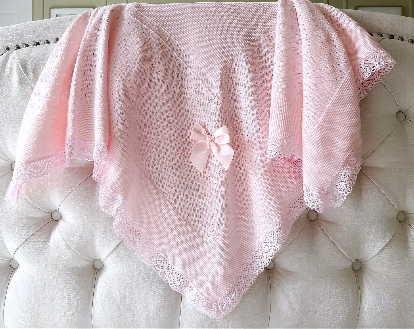 Spanish Lace Blanket - All Pink