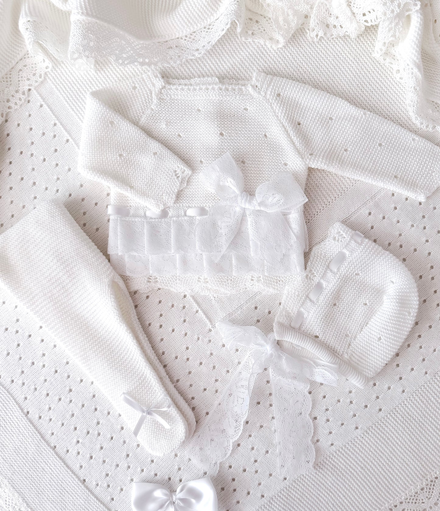 Luxury White Lace Outfit