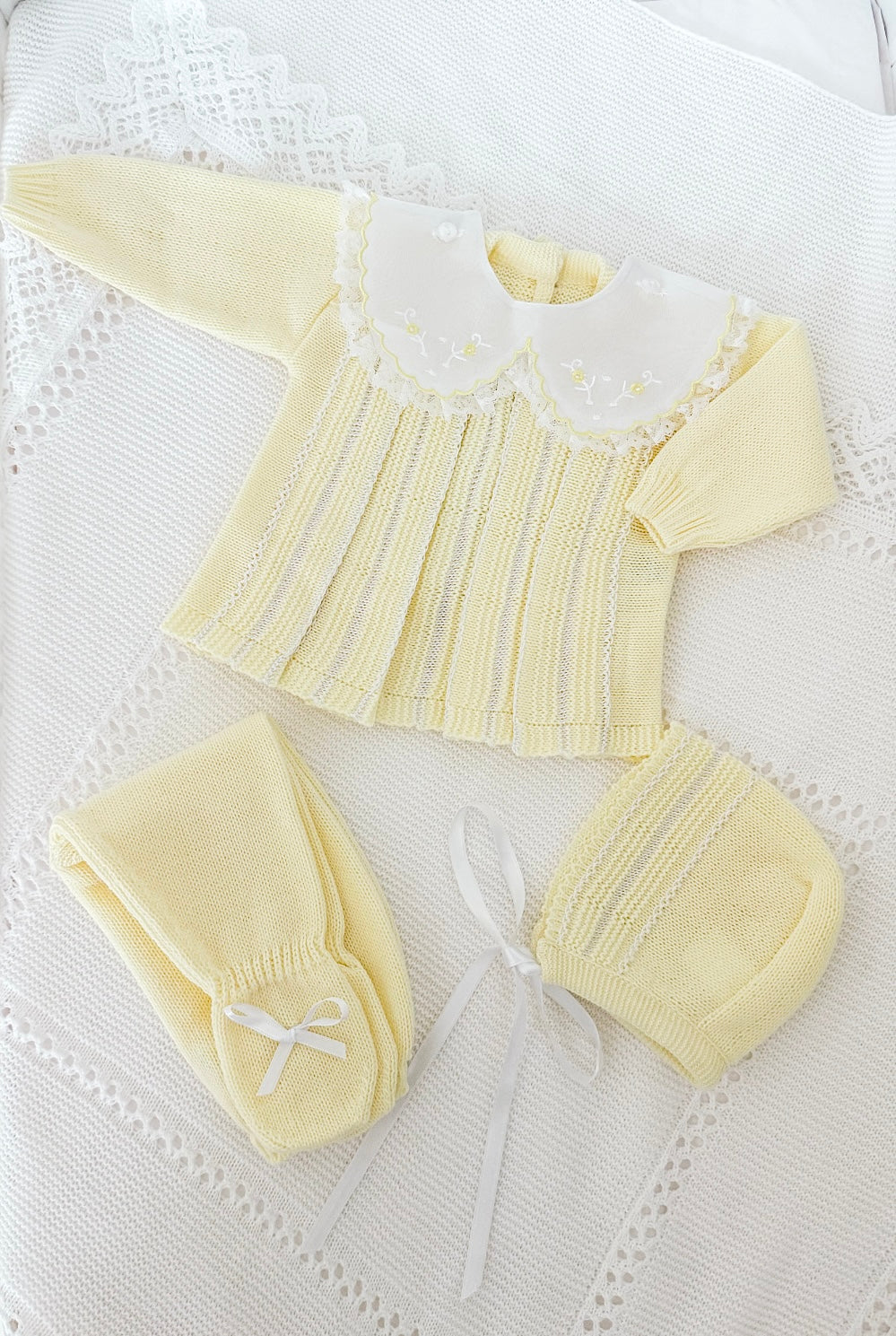 Yellow Lace Collar Set