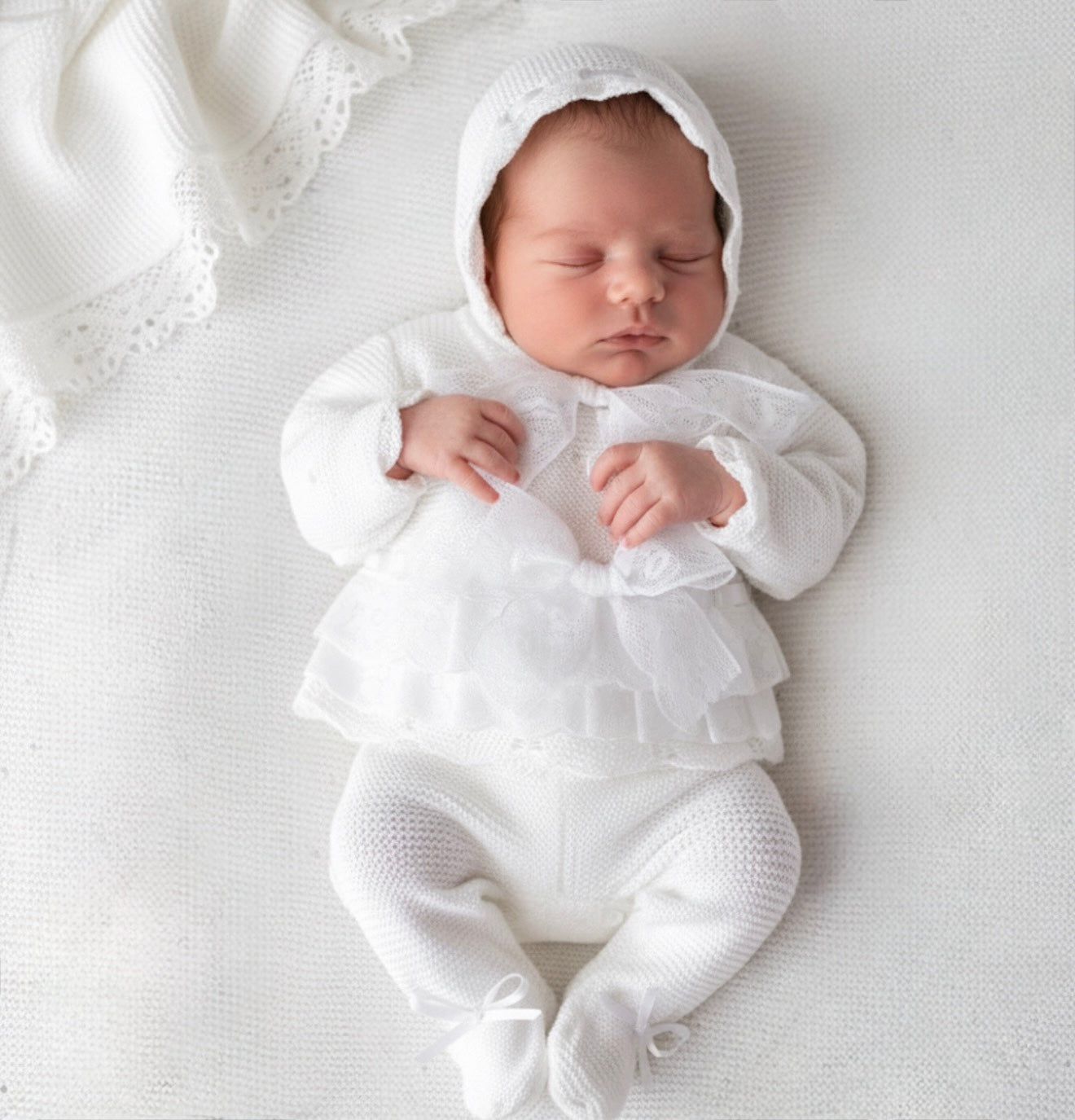Luxury White Lace Outfit